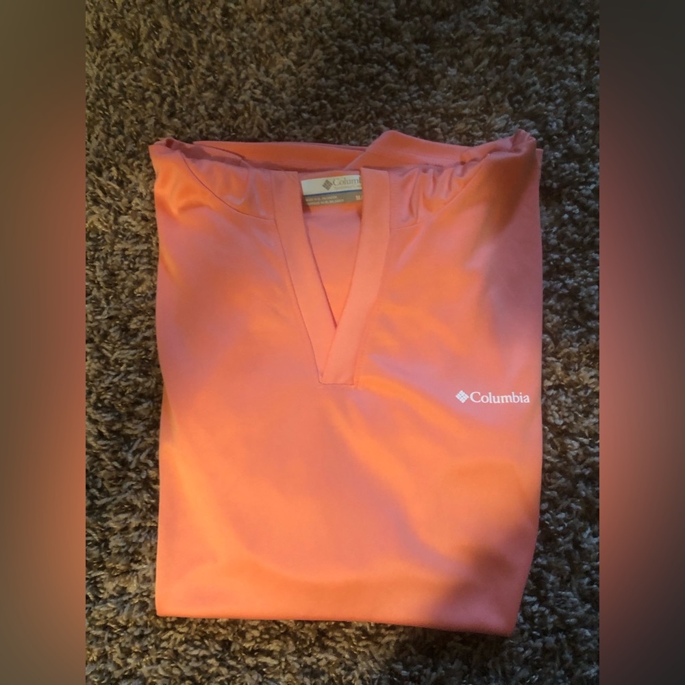 Brand new women’s Columbia long sleeve hooded shirt